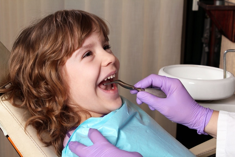 Γιατροί του Κόσμου: Πρόγραμμα οδοντιατρικού ελέγχου σε σχολεία του Δ. Περάματος