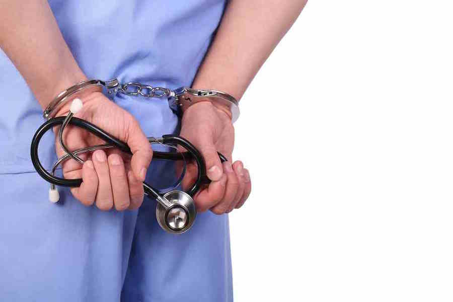 Σάμος: Γιατροί και νοσηλευτές κατηγορούνται για πλαστές γνωματεύσεις