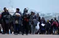 Έρχονται 400 προσλήψεις διαμεσολαβητών για τους πρόσφυγες