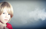 Παιδιά καπνιστών διατρέχουν κίνδυνο ως ενήλικες!