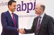 Ο Haseeb Ahmad νέος πρόεδρος των φαρμακοβιομηχάνων στη Bρετανία