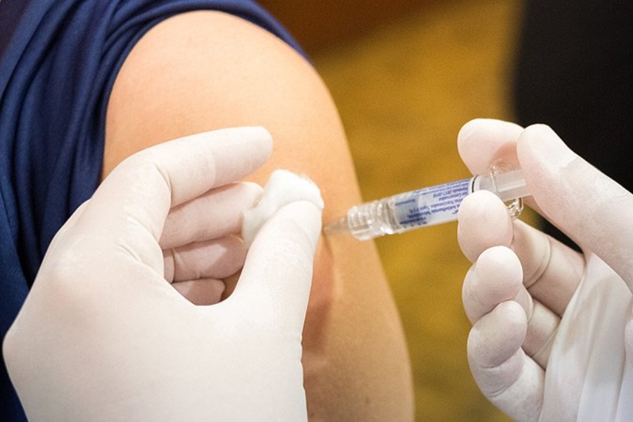 Ξεκινούν οι δοκιμές φάσης 3 του εμβολίου της Moderna