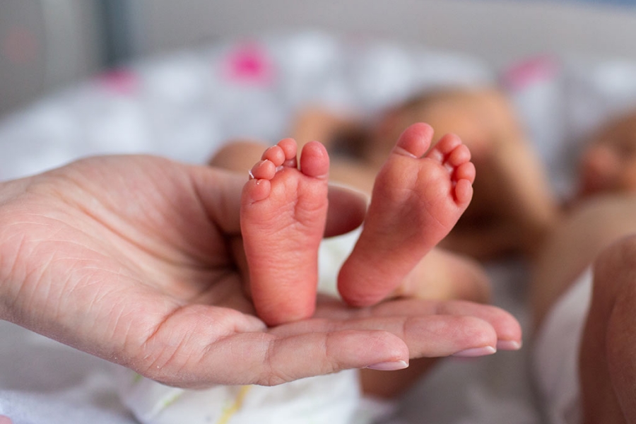 Πάνω από 5.500 γεννήσεις στην Ελλάδα με εξωσωματική