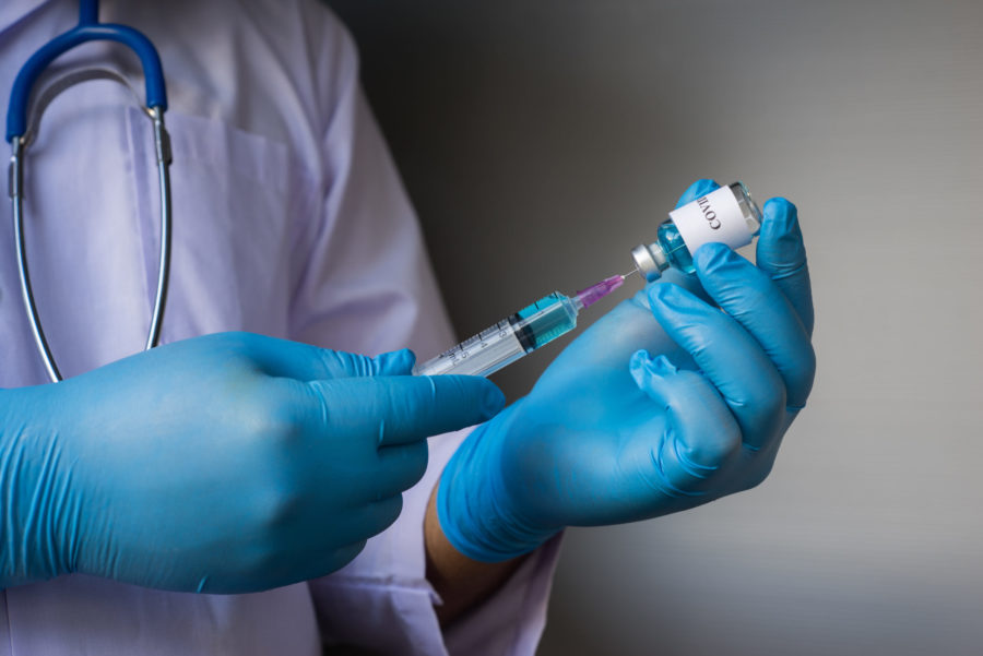  AstraZeneca: Προσφορά 400 εκατ. δόσεις εμβολίου