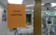 Λοιμωξιολόγος νοσηλεύεται σε κλινική COVID-19