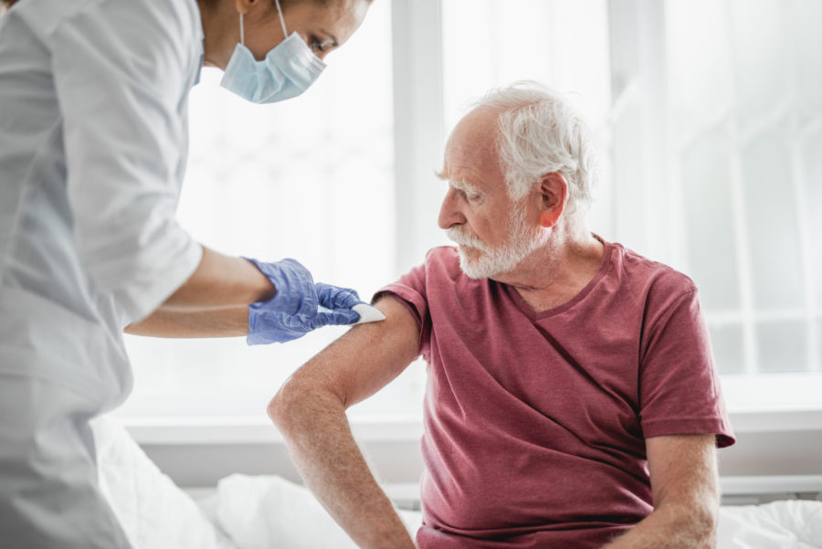 Ποια η συσχέτιση του εμβολιασμού κατά της γρίπης με την COVID-19