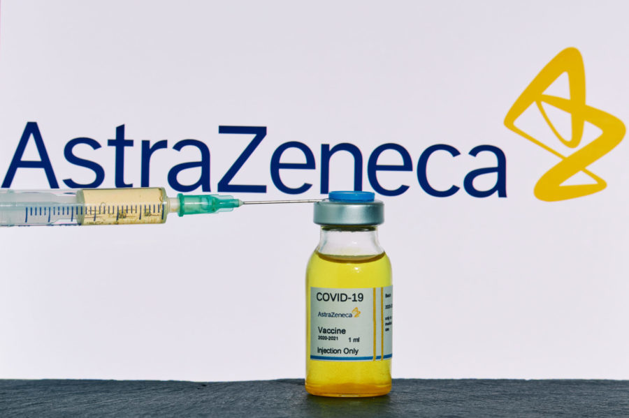 E.E.: «Φρένο» σε 100 εκατ. επιπλέον δόσεις εμβολίων της AstraZeneca