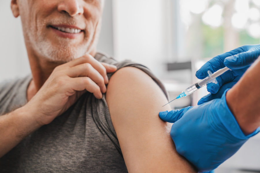 Ξεκινά ο εμβολιασμός ατόμων 80-84 ετών