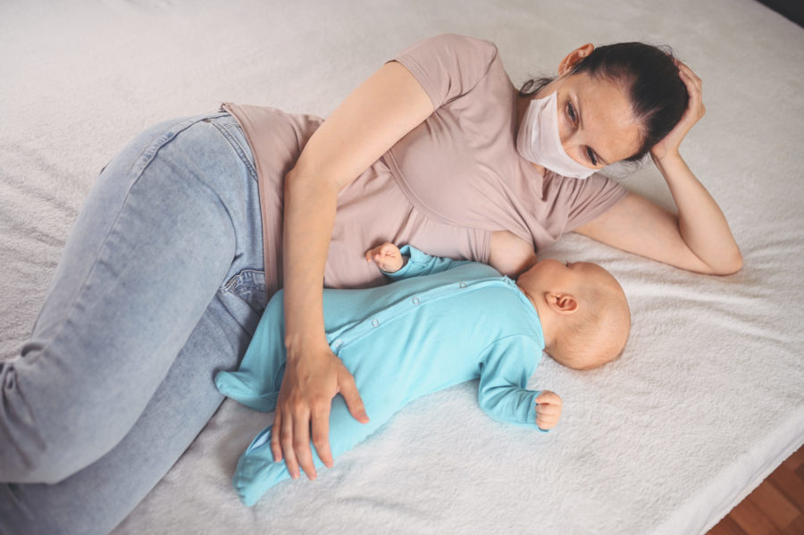 Πως ο μητρικός θηλασμός προστατεύει τα νεογνά από τον κορωνοϊό  