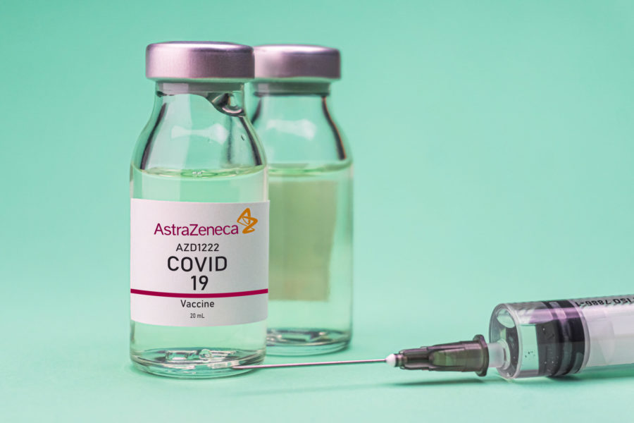 ΕΜΑ για εμβόλιο AstraZeneca: Μπορoύν να συνεχιστούν οι εμβολιασμοί