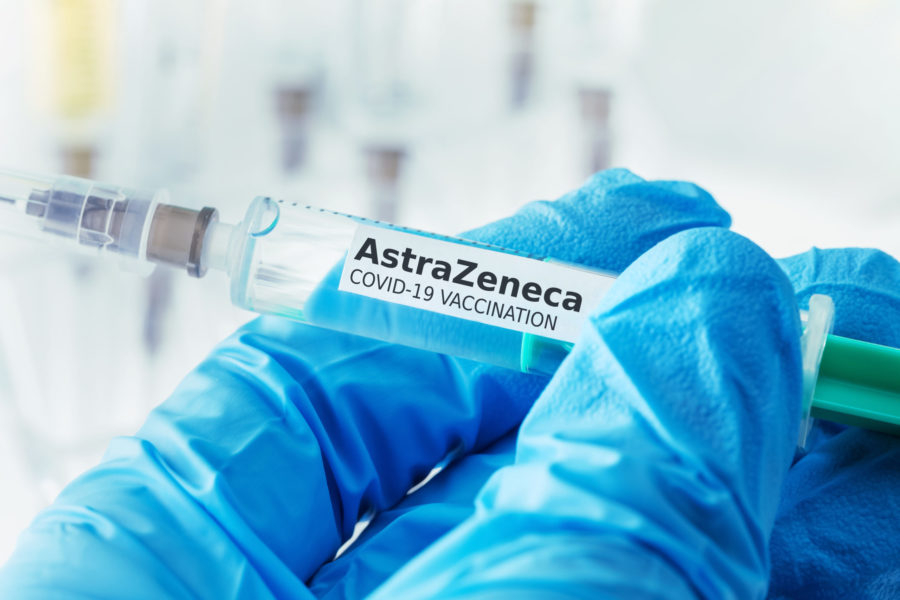 ΕΟΦ: Νέα αντένδειξη για το εμβόλιο της AstraZeneca