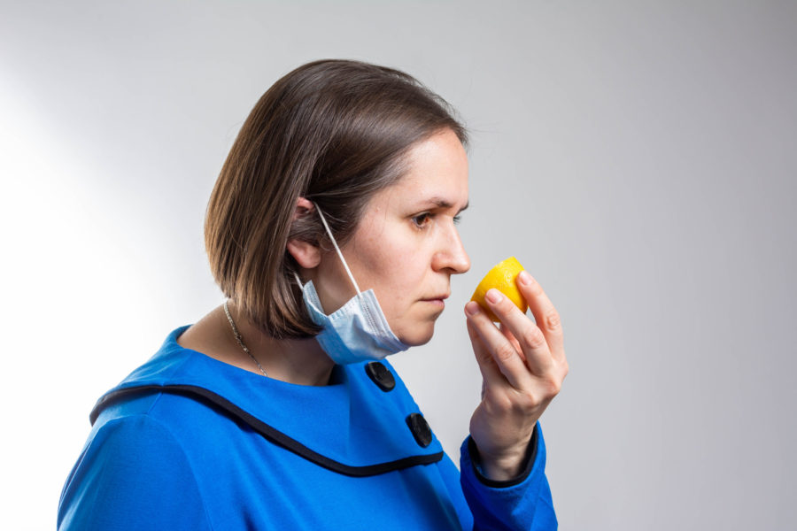 COVID-19: Πότε επανήλθε η αίσθηση της όσφρησης σε νοσούντες με ανοσμία
