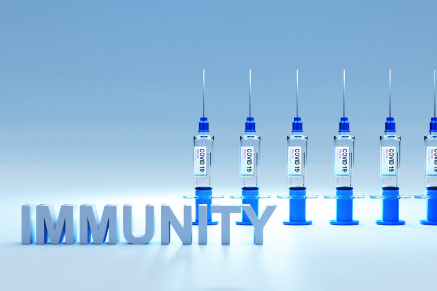 Εμβόλια: Γιατί έχουν καλύτερη αποτελεσματικότητα σε πραγματικές συνθήκες