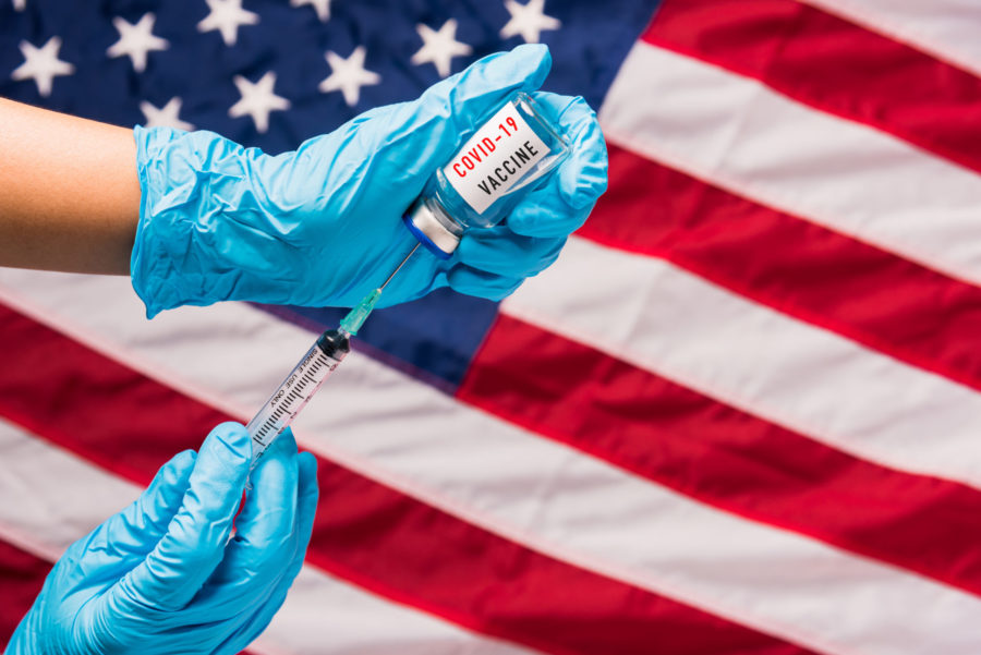 ΗΠΑ: Οι εμβολιασμοί έναντι της COVID-19 γλίτωσαν τη  ζωή σε 140.000 ανθρώπους