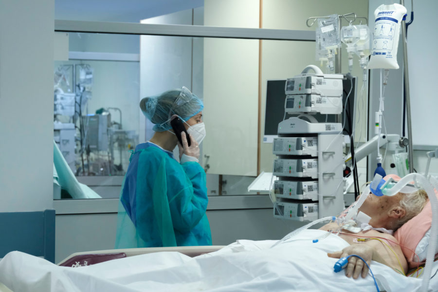 Νοσοκομείο Αττικόν: Τέσσερις ασθενείς στη ΜΕΘ με παραλλαγή Όμικρον