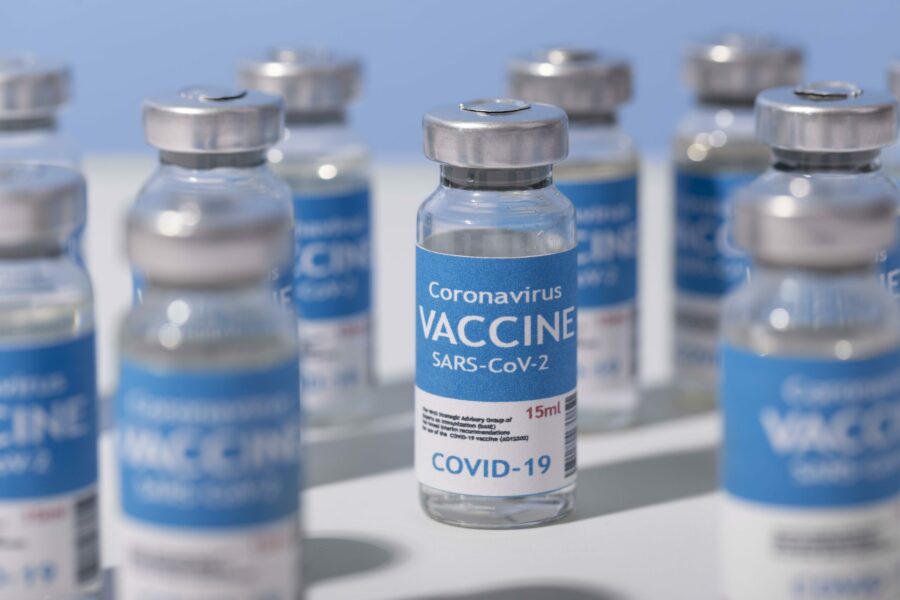 Αμφιλεγόμενη απόφαση της Εθνικής Επιτροπής εμβολιασμών για την 4η δόση