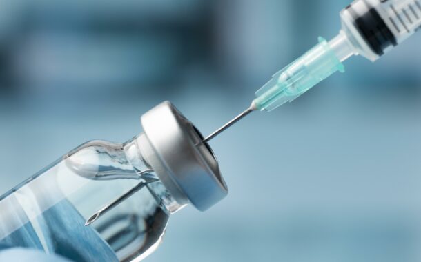 Μαγιορκίνης : Εξαιρετικά σπάνια η παρενέργεια του εμβολίου της Astra Zeneca για την COVID-19