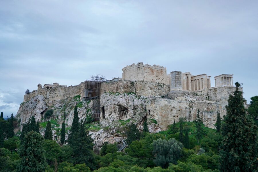 Όμιλος Ευρωκλινικής: Δωρεά αυτόματου απινιδωτή στον Αρχαιολογικό Χώρος της Ακρόπολης