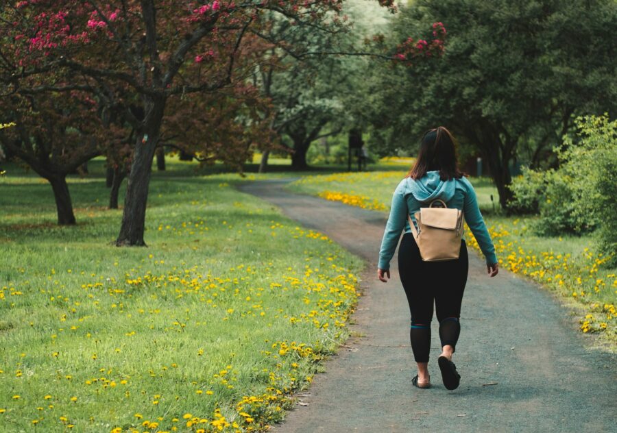 Μελέτη 30 χρόνων: 45 λεπτά περπάτημα καθημερινά  διασφαλίζουν μακροζωία