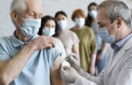 Ιατροί: Θωρακίστε με εμβολιασμό τον οργανισμό σας έναντι της γρίπης και του SARS-CoV-2