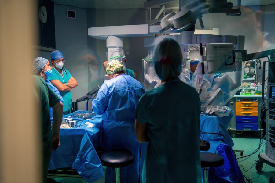 Εκπαιδευτικό πρόγραμμα ρομποτικής χειρουργικής σε συνεργασία του ΕΚΠΑ με το ISLE ACADEMY